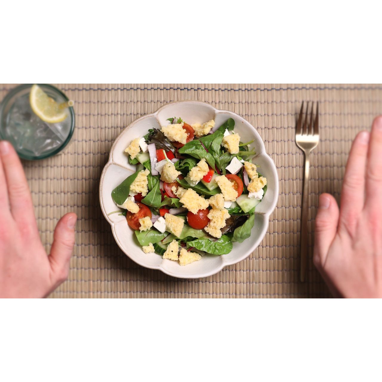 Monarchs Cheddar Cheese Crackers - Smoky Red Reserve 25g